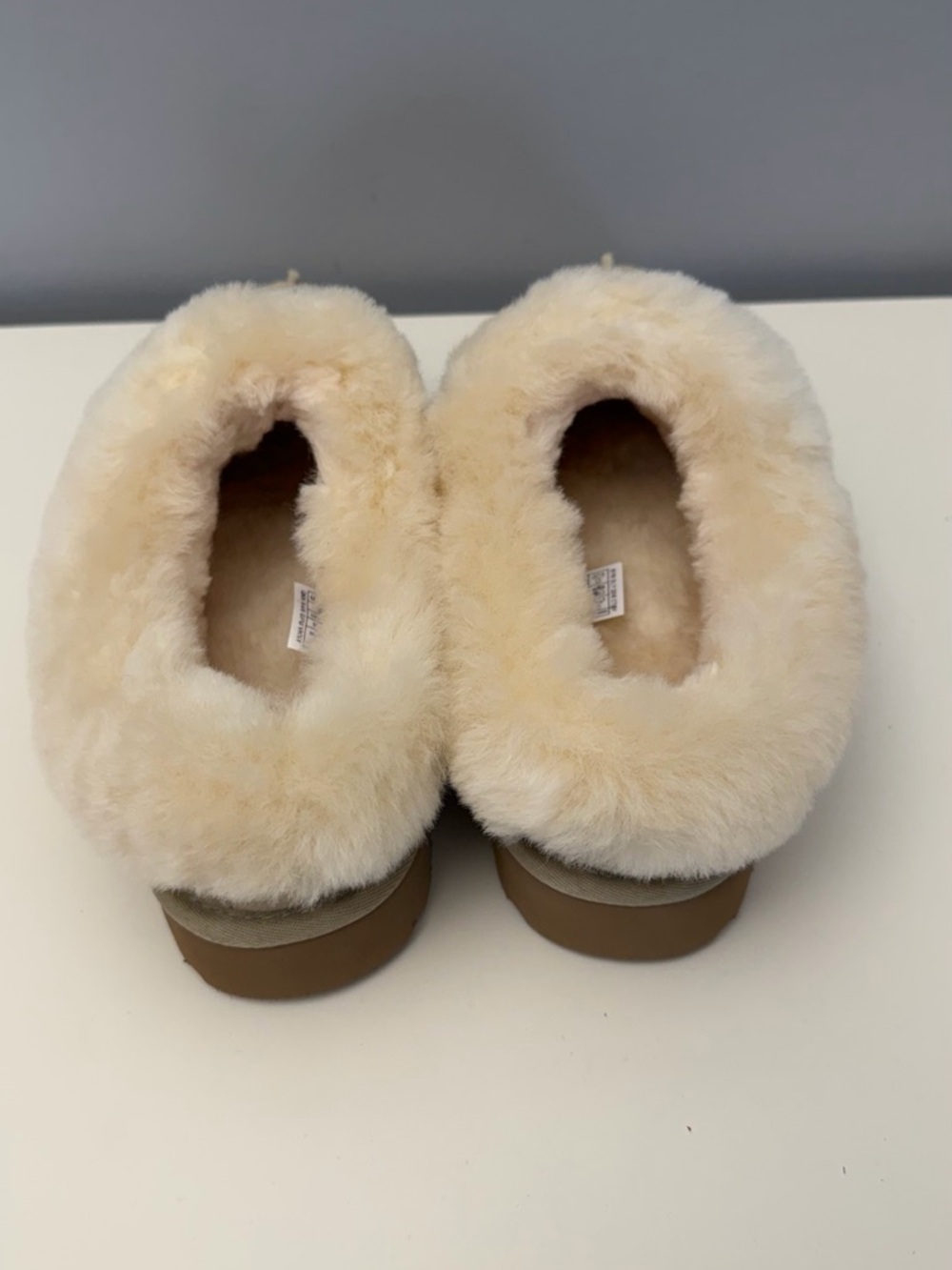 UGG Sand Shearling Clog Slippers Size 9 Womens - Picture 4 of 12